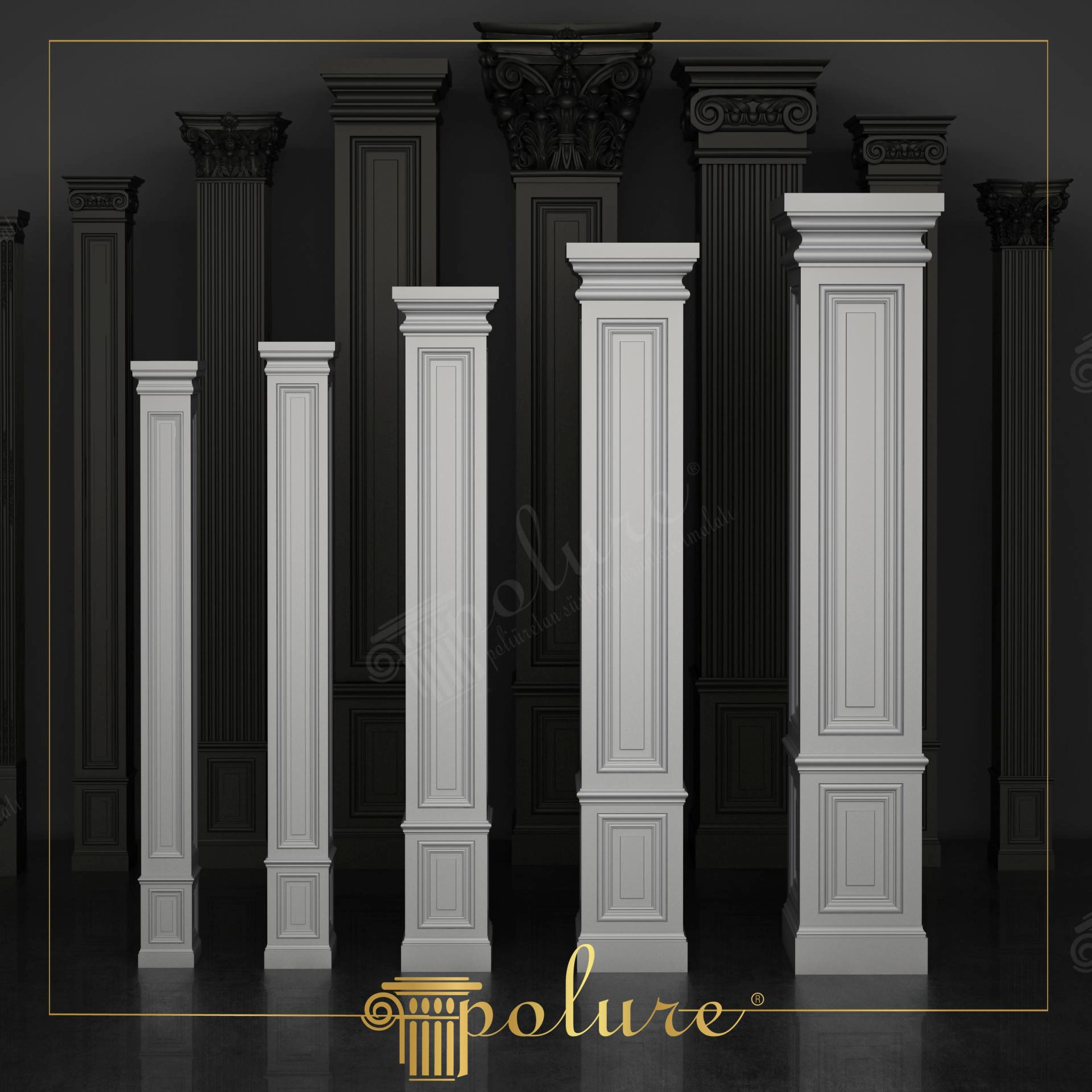 Koyu zemin önünde dizilmiş, gövdesinde dikdörtgen çerçeveli paneller bulunan beş farklı boyutta beyaz kare pilaster sütun.