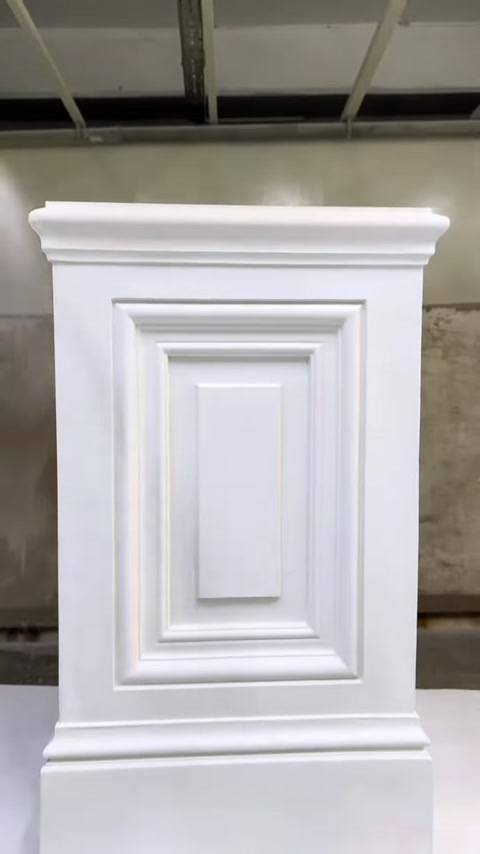 Tamamlanan ürünün simetrik çerçeve ve silme detayları görülüyor