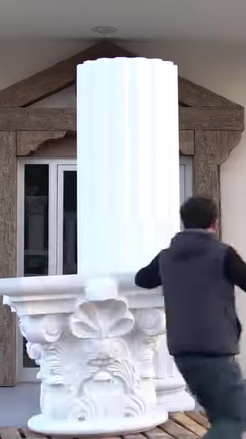Sütun gövdesi ile bezemeli kaidenin birleşimi kontrol ediliyor