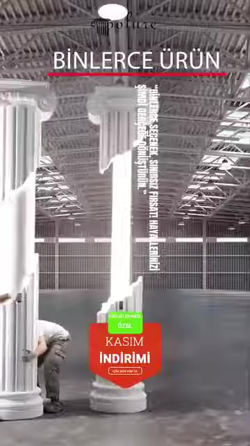 Üretim alanında sıralanan yivli sütun gövdeleri birlikte görülüyor