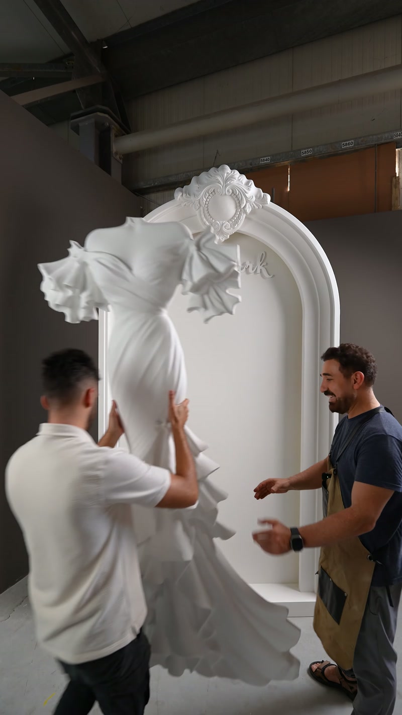 Polure Yeni Gelinlik Rölyef Modeli ve Gizli Işık Detayı