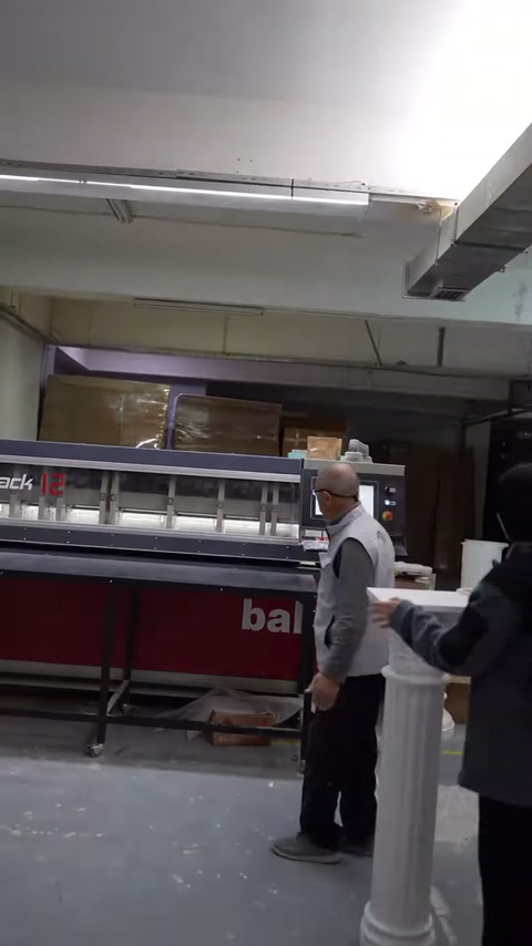 Uzun paketleme makinesi boş çalışma alanıyla birlikte tanıtılıyor