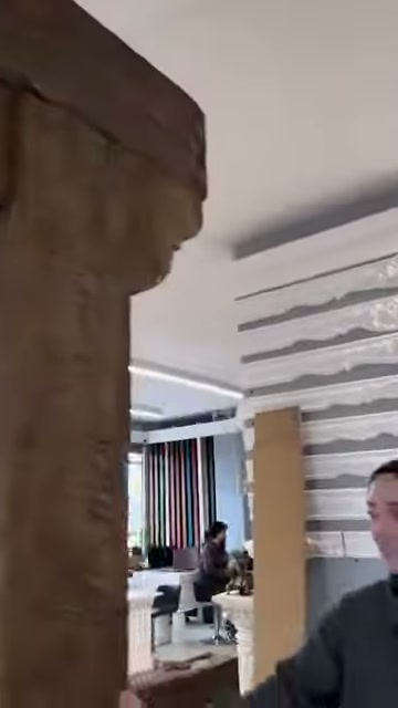 Üst kiriş altındaki destek biçimli parçalar ve dikme beraber görüntüleniyor