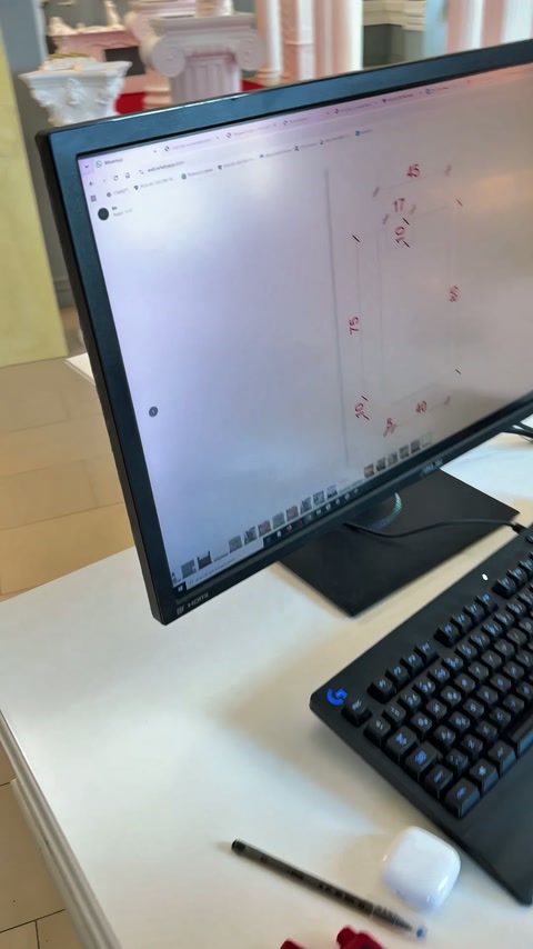 Teknik kesit çizimi masaüstü monitöründe ayrıntılı biçimde sergileniyor