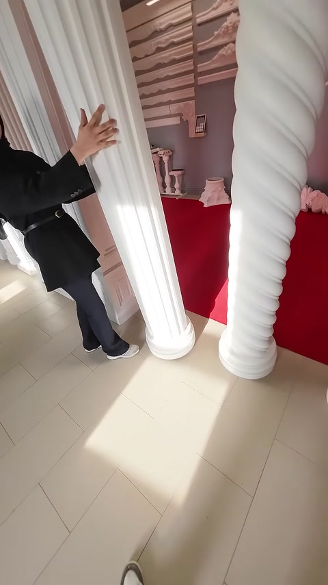 Düz yivli ve burgulu sütun gövdeleri birlikte karşılaştırılıyor.