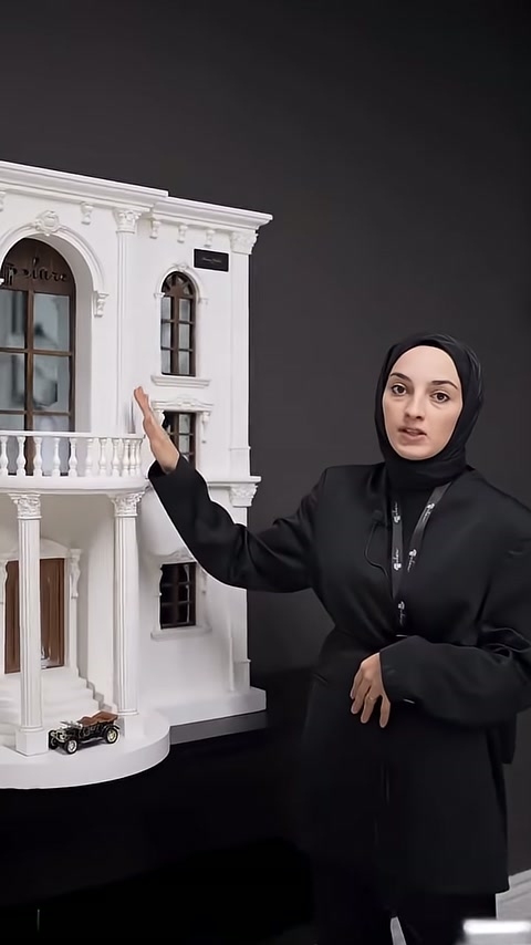 Sunucu, balkon altındaki dekoratif destek parçalarının konumunu gösteriyor