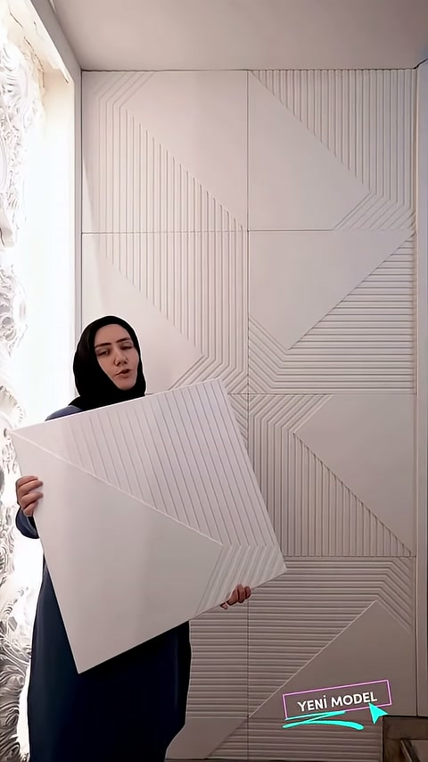 Çapraz çizgili panel örneği, bütünleşik geometrik duvar kaplamasıyla sunuluyor.