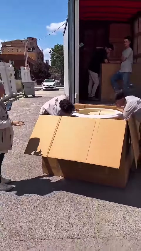 Sütun başlığı ambalaj içindeyken kaldırma noktaları dikkatle belirleniyor