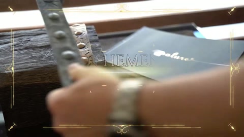 Metal bant, el aletiyle kiriş yüzeyine bastırılarak sabitleniyor.