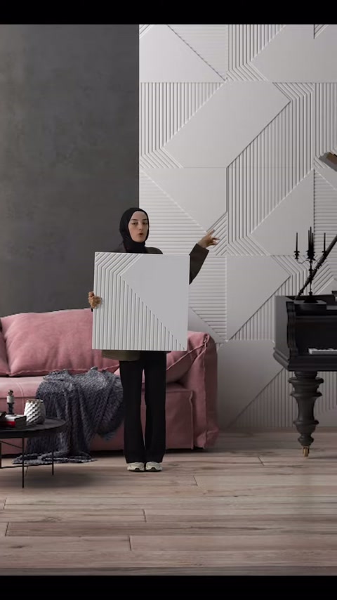 Sunucu, çizgili kare paneli salon ortamında dik biçimde tutuyor