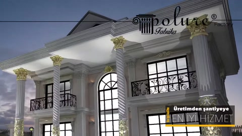 Yapı cephesini dekoratif sütunlar, silmeler ve pencere söveleri tamamlıyor
