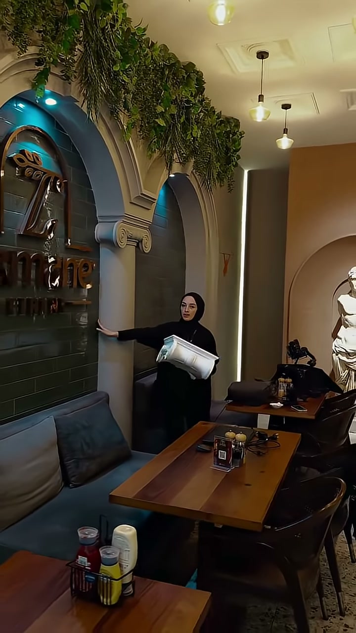 Poliüretan Sütun Başlığı ve Kemerli Söve Modelleriyle Restoran Dekorasyonu