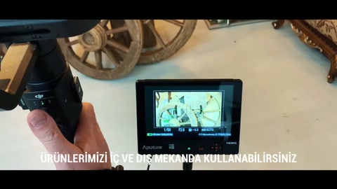 Kamera ekranında dekoratif tekerlerin çekim kadrajı takip ediliyor.