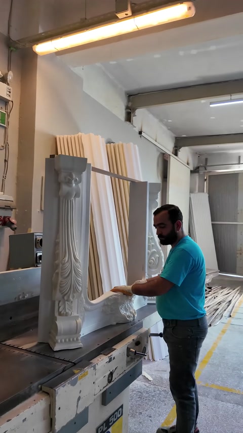 Şömine gövdesi dik konuma getirilerek genel uyumu inceleniyor