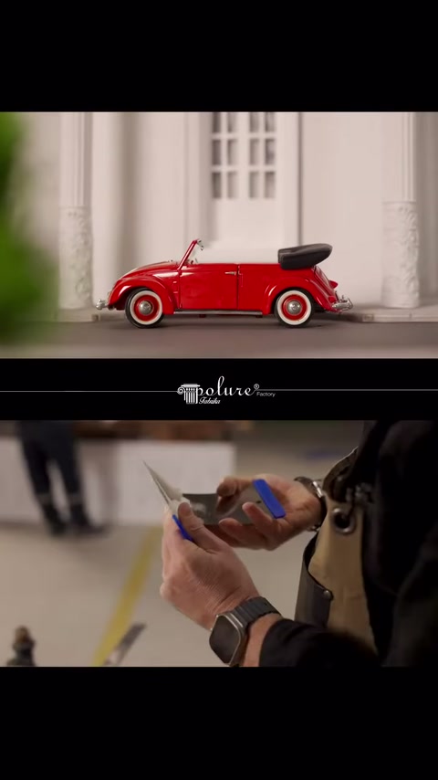 İnce dekoratif parça cetvel üzerinde kesilerek uygulamaya hazırlanıyor