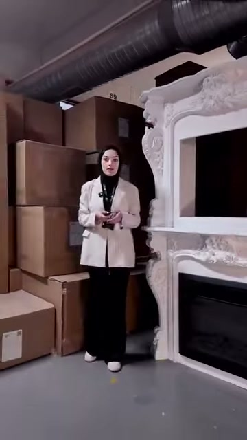 Depoda sergilenen şöminenin üst açıklığı boş, alt haznesi kapalıdır