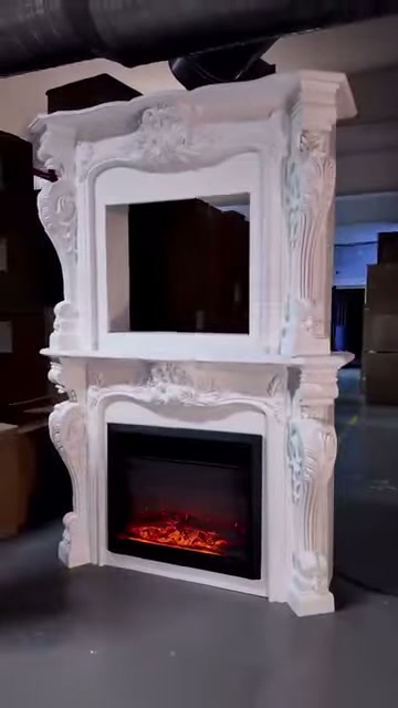 Elektrikli haznede kırmızı kor efekti yanarken beyaz çerçeve görülüyor