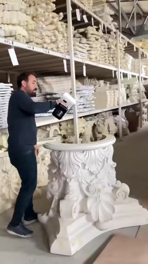 Dekoratif sütun başlığı taşınabilir cihazla farklı açılardan taranıyor