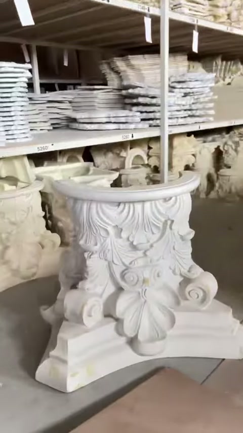 Tarama sırasında klasik sütun başlığının oyma benzeri ayrıntıları kaydediliyor.