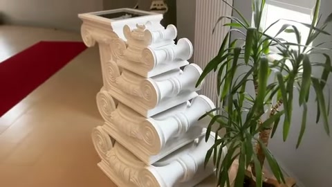 Dizili başlık modellerinin kare tablaları ve kıvrımları birlikte görülüyor.