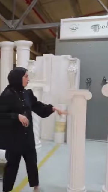 İki beyaz sütun, ayrı gövde oranları ve başlıklarla karşılaştırılıyor
