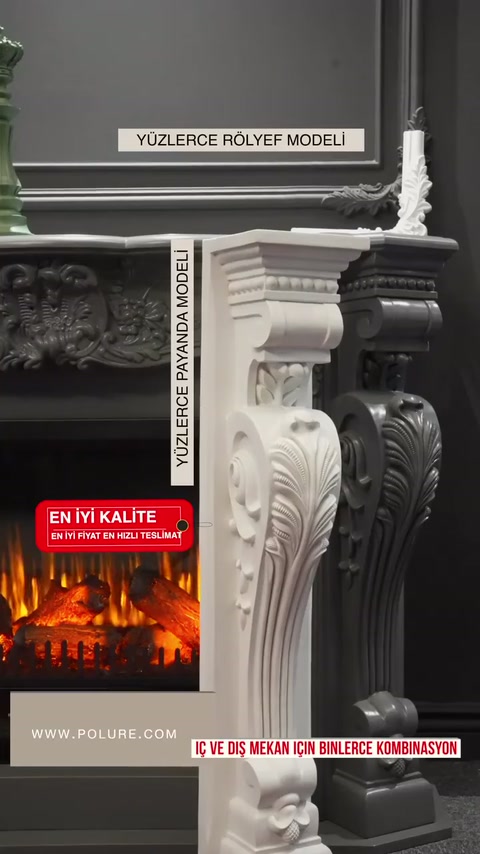 Karşıt renkli iki payanda ateş efektli dekor önünde sıralanıyor.