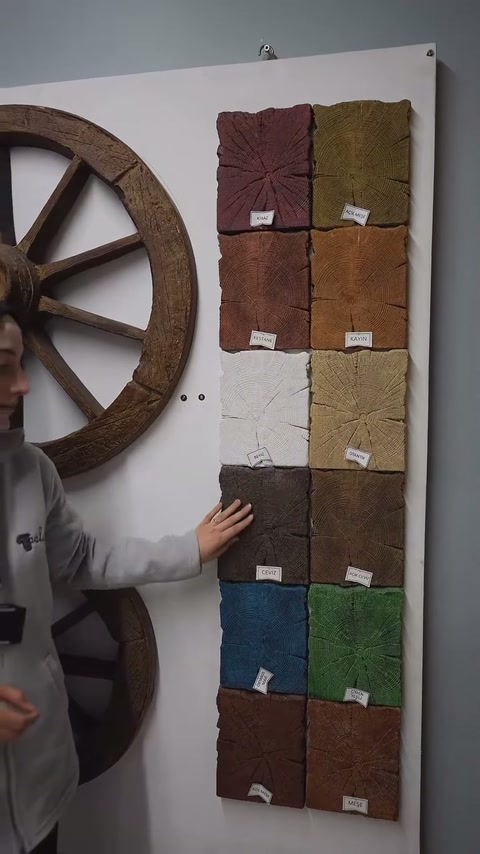 Renkli kaplama parçaları ile ahşap teker modeli birlikte tanıtılıyor