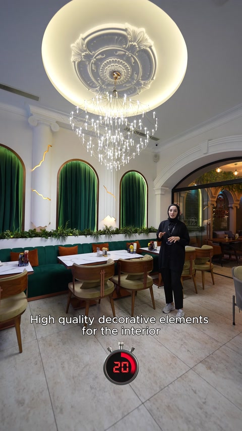 Kartonpiyer, tavan rozeti ve kemerlerle tamamlanmış şık restoran içi